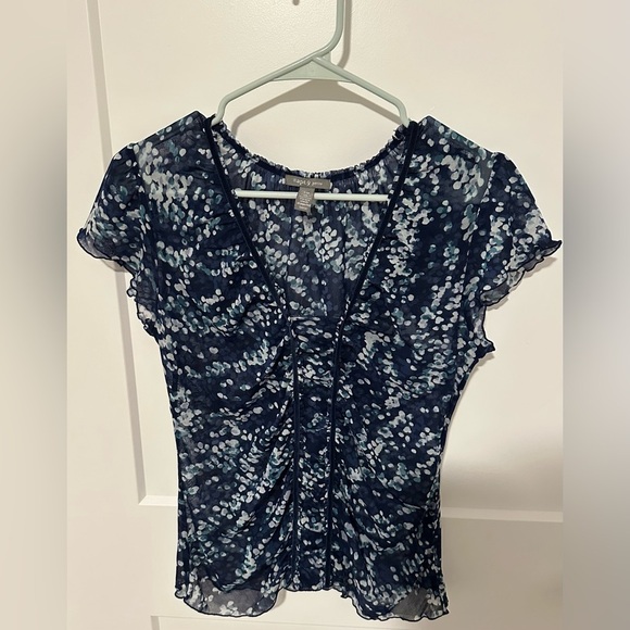 Apt. 9 Petite Blue and White Floral Patterned Blouse - Picture 4 of 8
